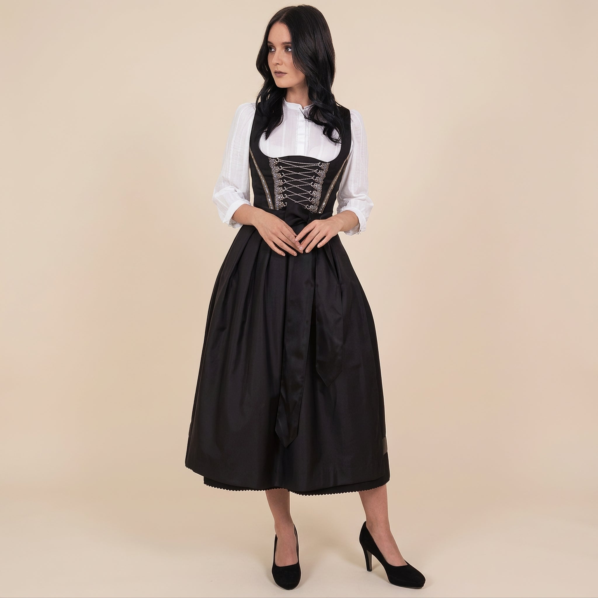 Dirndl Damen mit langen Ärmeln und charmantem Schnürdetail | A&Z - 5 - Atelier-Zofia