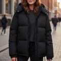Modische Damen Steppjacke mit Kapuze und durchgehendem Reißverschluss - J&B - 2 - Atelier-Zofia