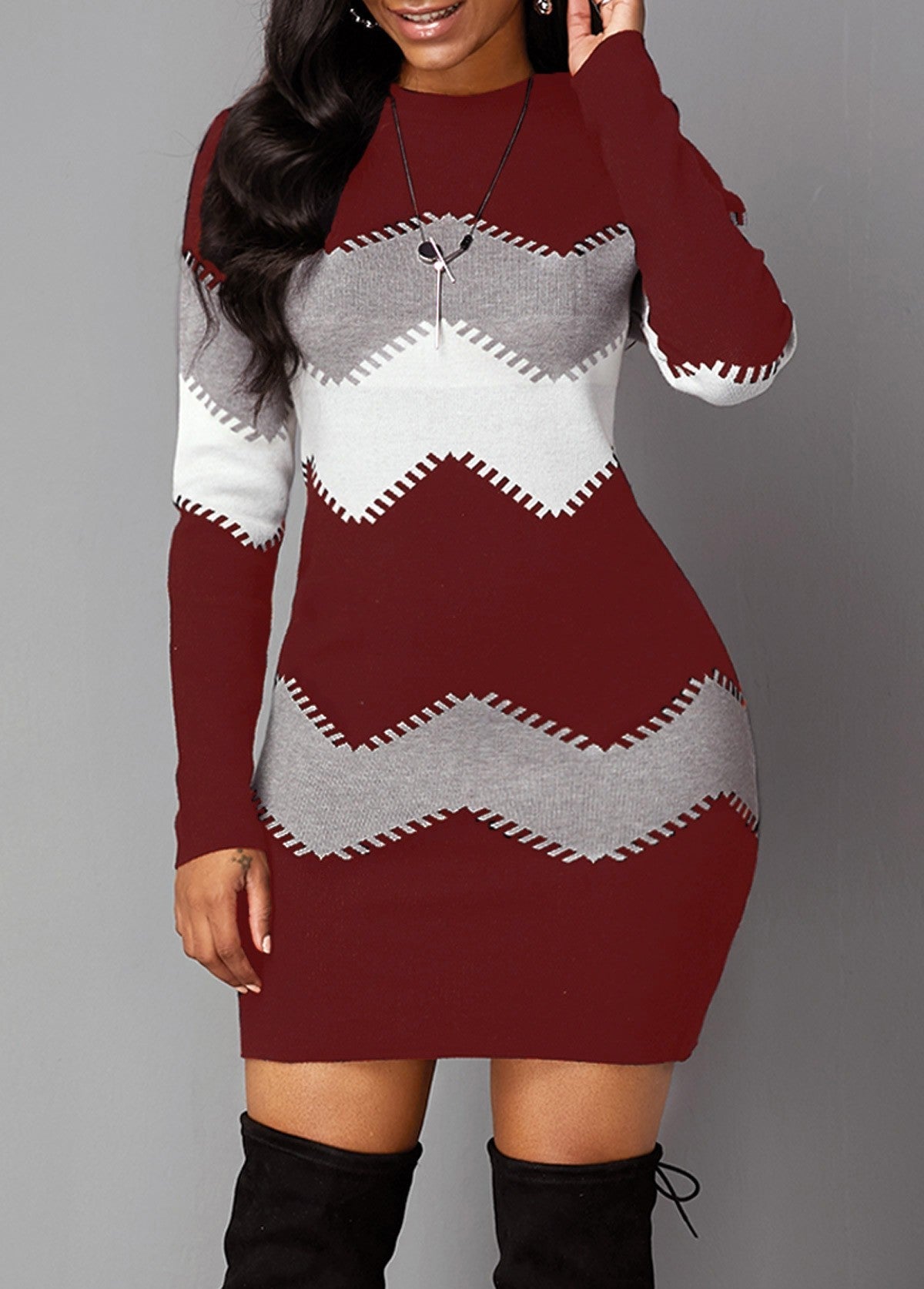 Kleid Damen mit figurbetonter Passform und Chevron-Muster | A&B - 3 - Annoboutique