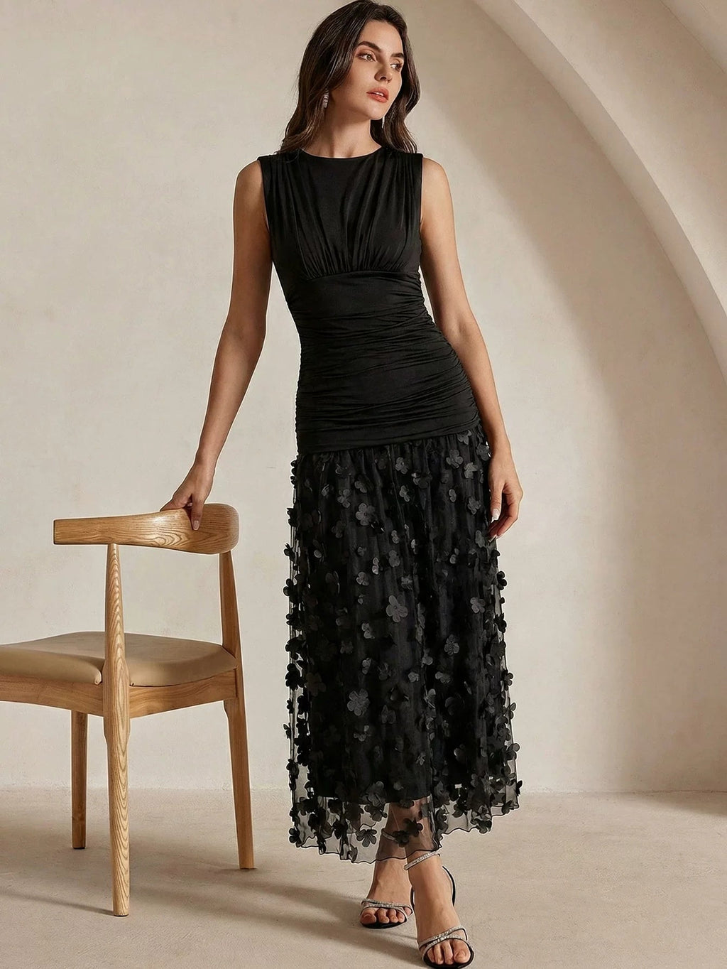 Maxikleid Damen mit gerafftem Oberteil und floralem Overlay | A&Z - 3 - Atelier-Zofia