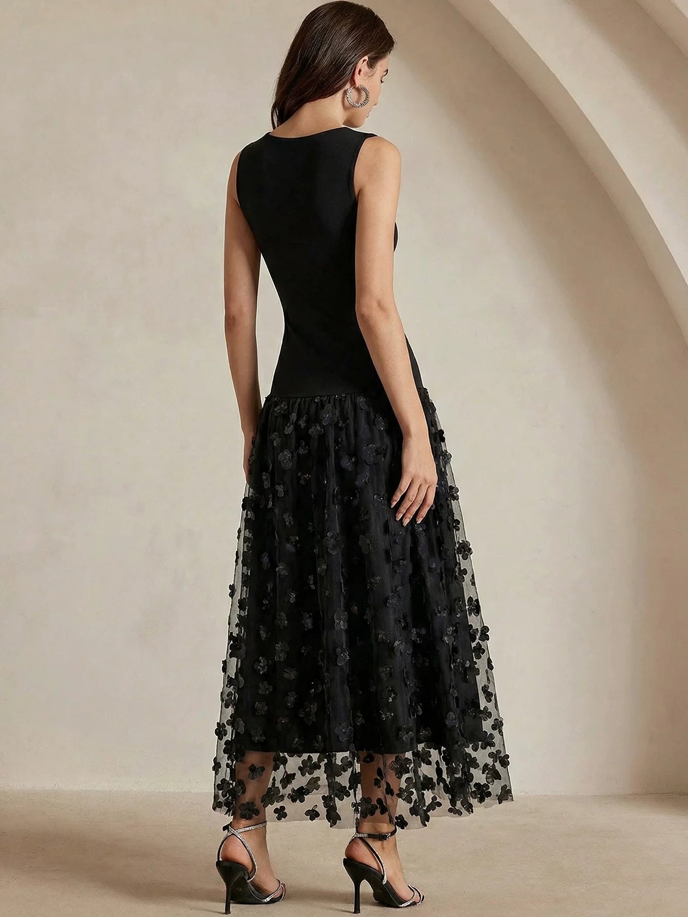 Maxikleid Damen mit gerafftem Oberteil und floralem Overlay | A&Z - 5 - Atelier-Zofia