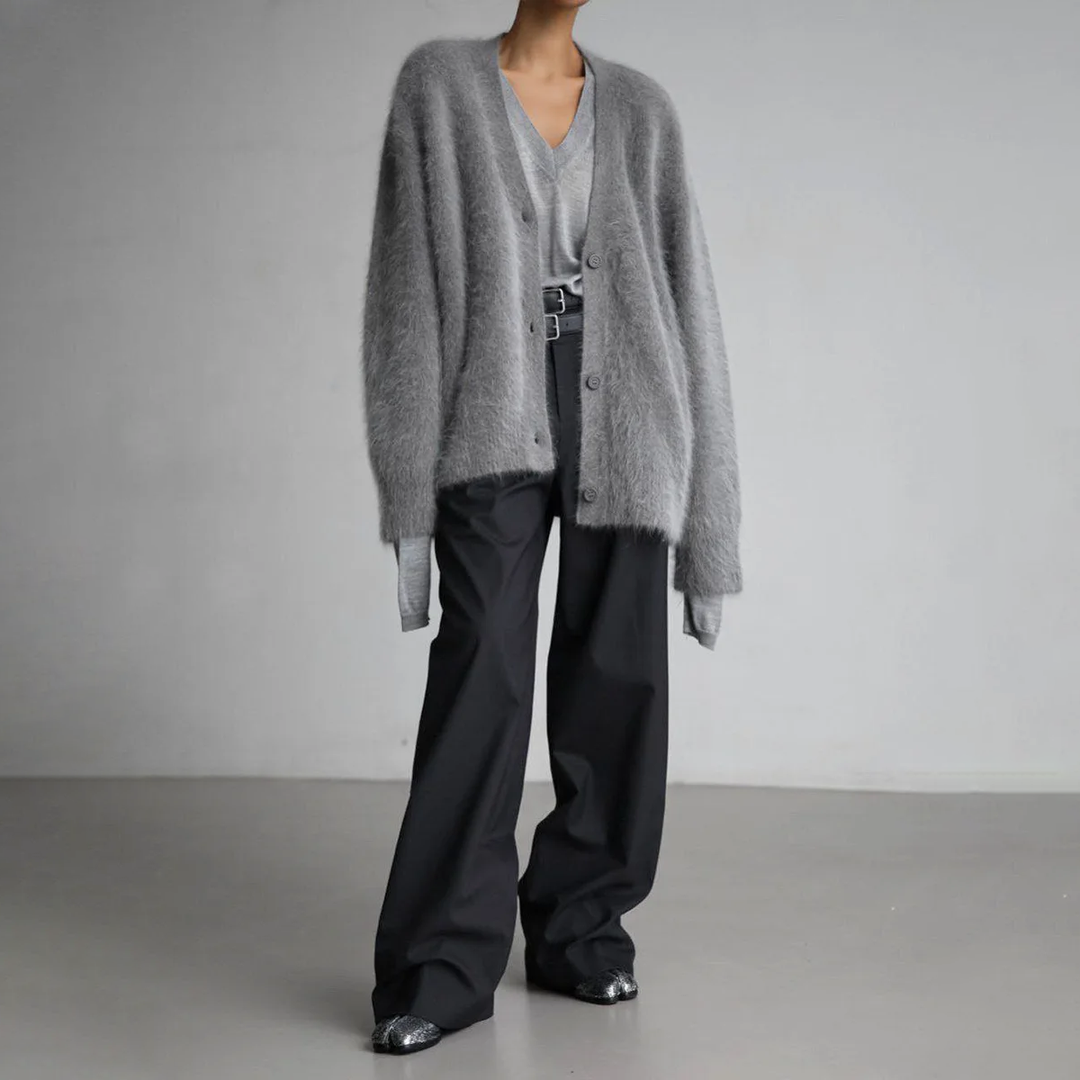 Oversize Cardigan Damen mit V-Ausschnitt und Knopfdetails | A&Z - 4 - Atelier-Zofia