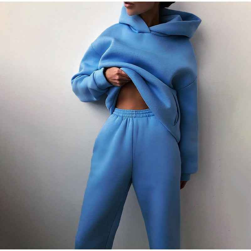 Lounge Set Damen mit Kapuze in lässigem Stil und Oversize-Schnitt | A&Z - 3 - Atelier-Zofia