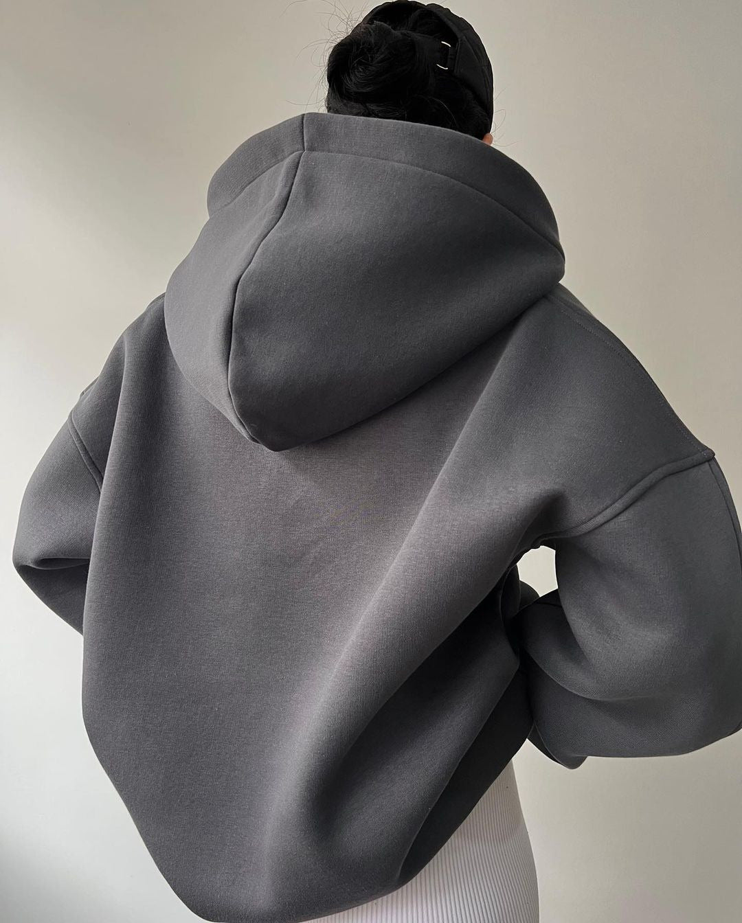 Hoodie Damen grau oversized mit Kragen und langen Ärmeln - 8 - Atelier-Zofia