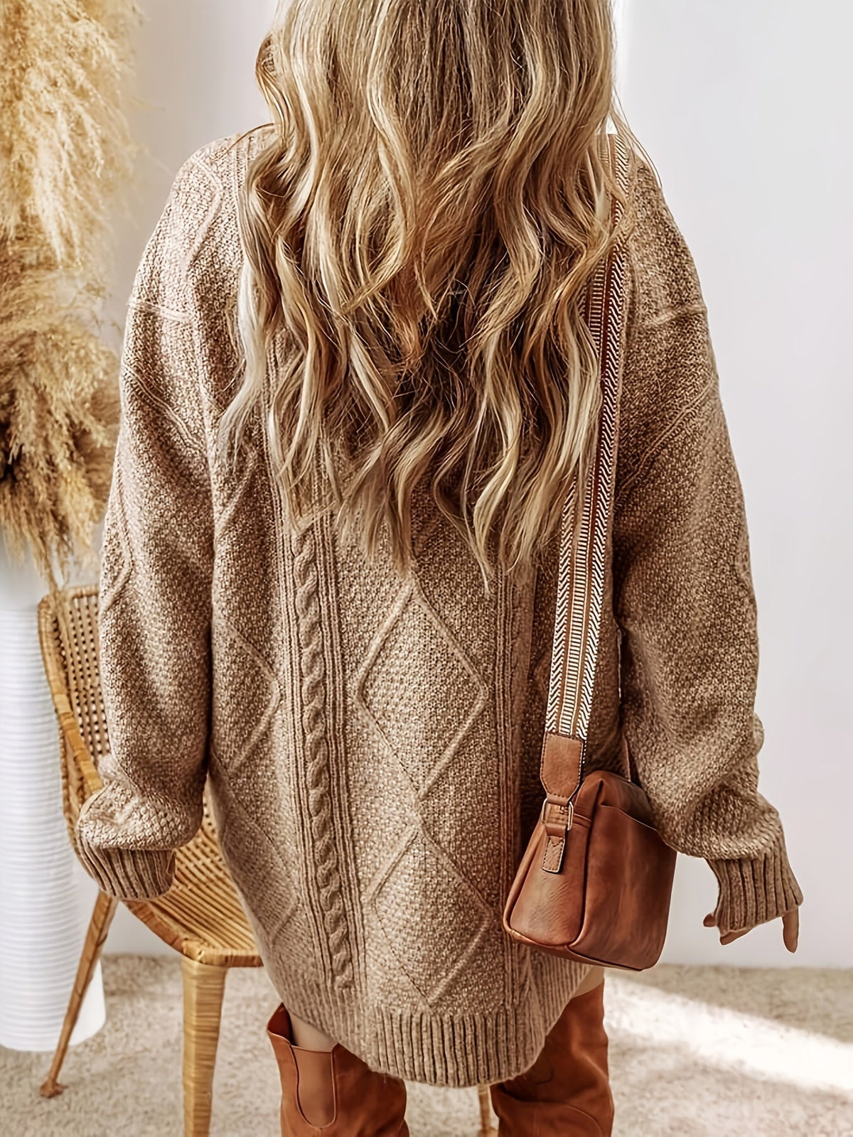 Pullover Damen braun oversized mit strukturiertem Design - 6 - Atelier-Zofia