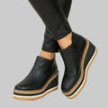 Boots Damen beige mit Keilabsatz und seitlichem Reißverschluss - 1 - Atelier-Zofia