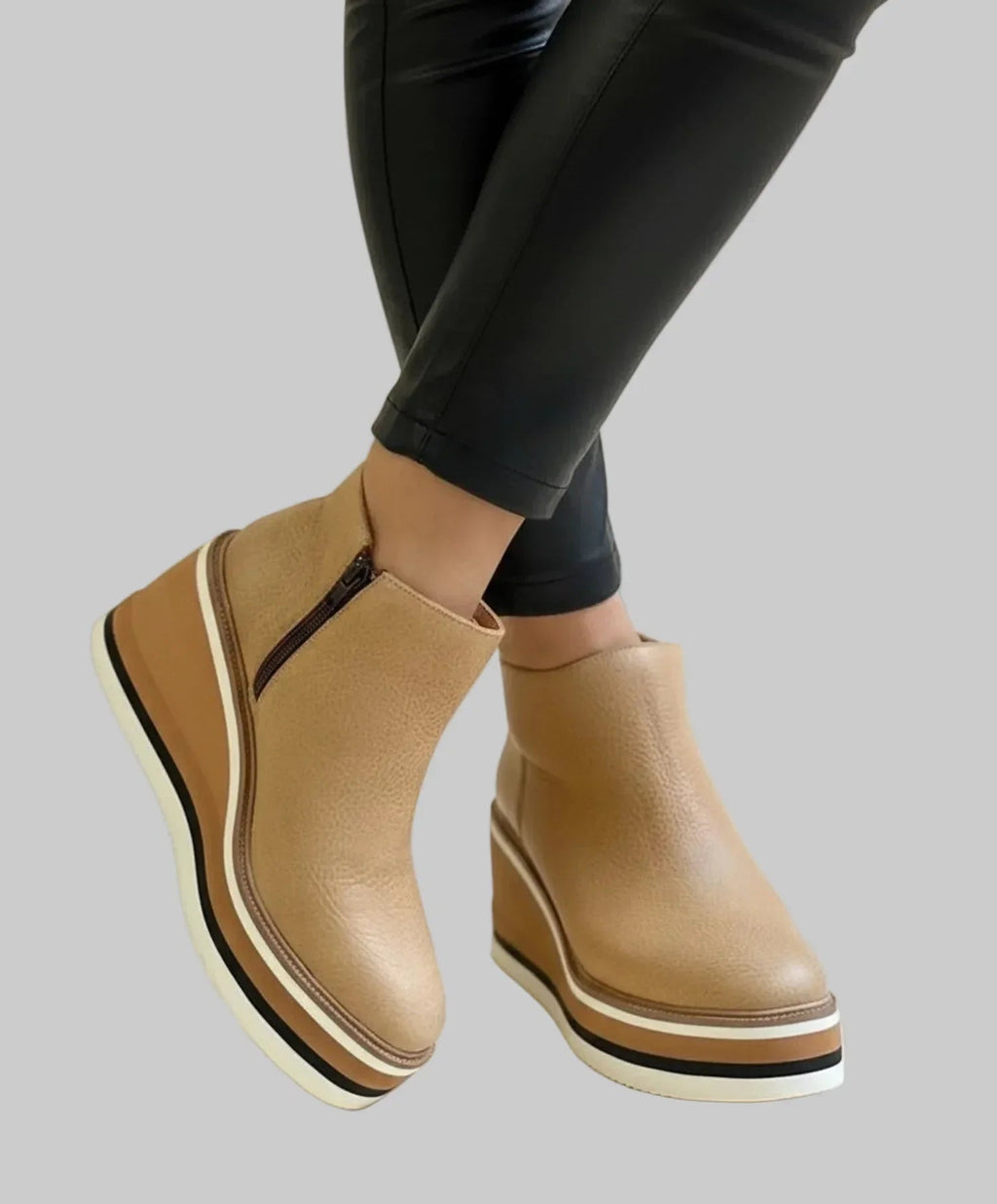 Boots Damen beige mit Keilabsatz und seitlichem Reißverschluss - 3 - Atelier-Zofia