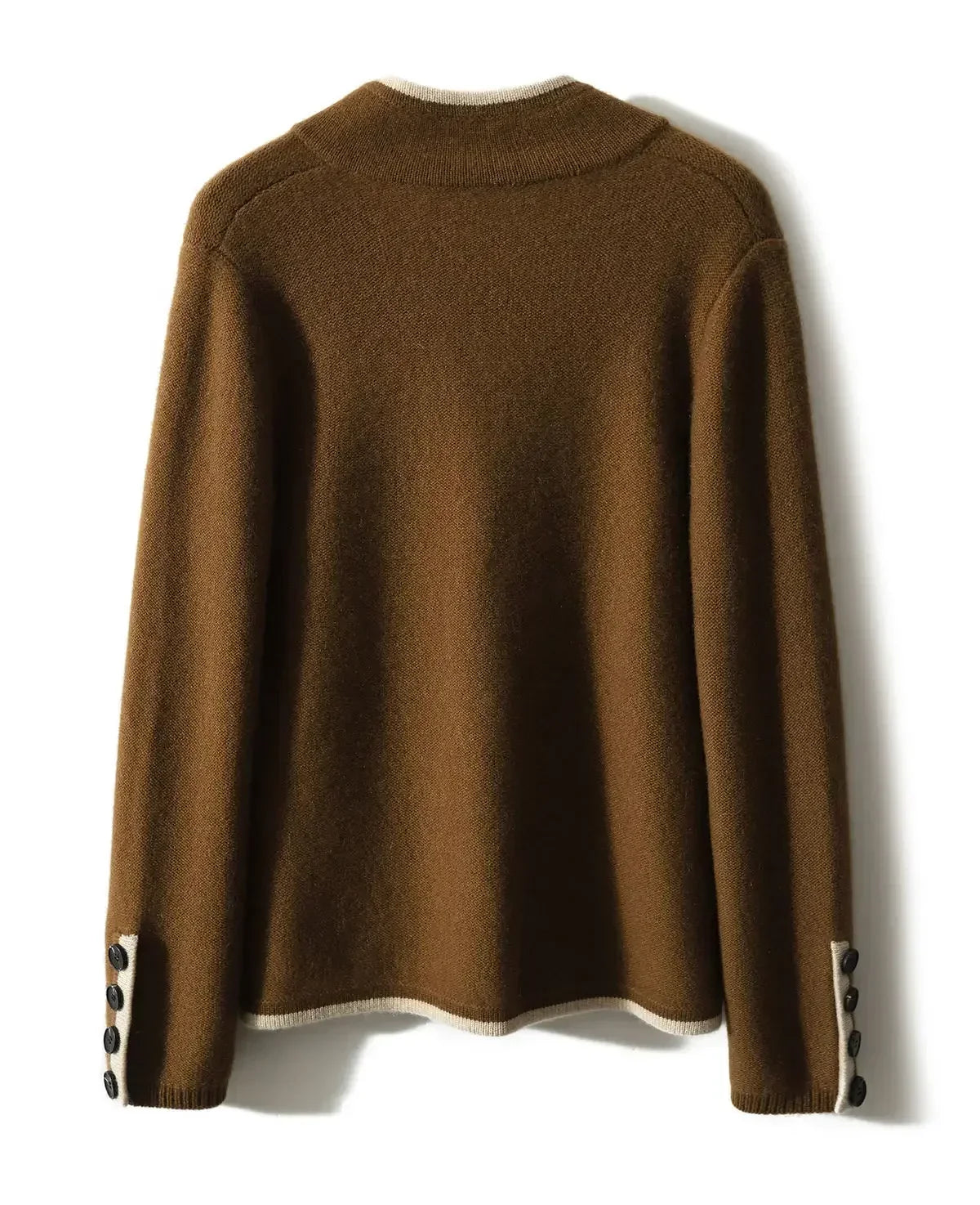 Cardigan Damen braun mit Knopfdesign und Taschen - 4 - Atelier-Zofia