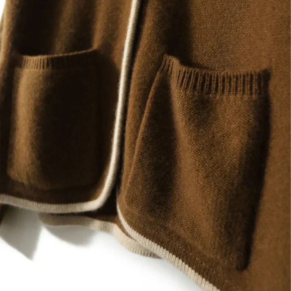 Cardigan Damen braun mit Knopfdesign und Taschen - 6 - Atelier-Zofia