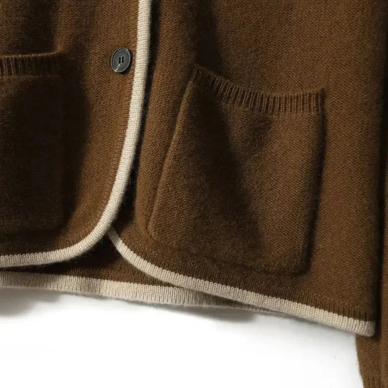 Cardigan Damen braun mit Knopfdesign und Taschen - 8 - Atelier-Zofia