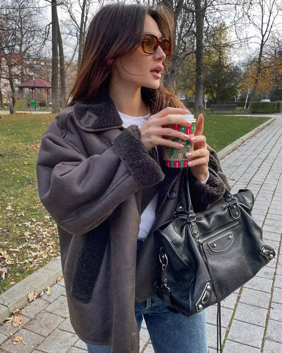 Jacke Damen braun lässig mit breitem Kragen und Taschen - 4 - Atelier-Zofia