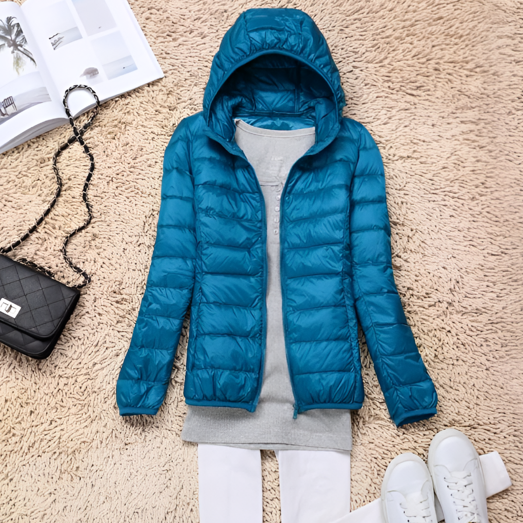 Damenjacke schwarz figurbetont mit Kapuze und leichtem Design - 2 - Atelier-Zofia