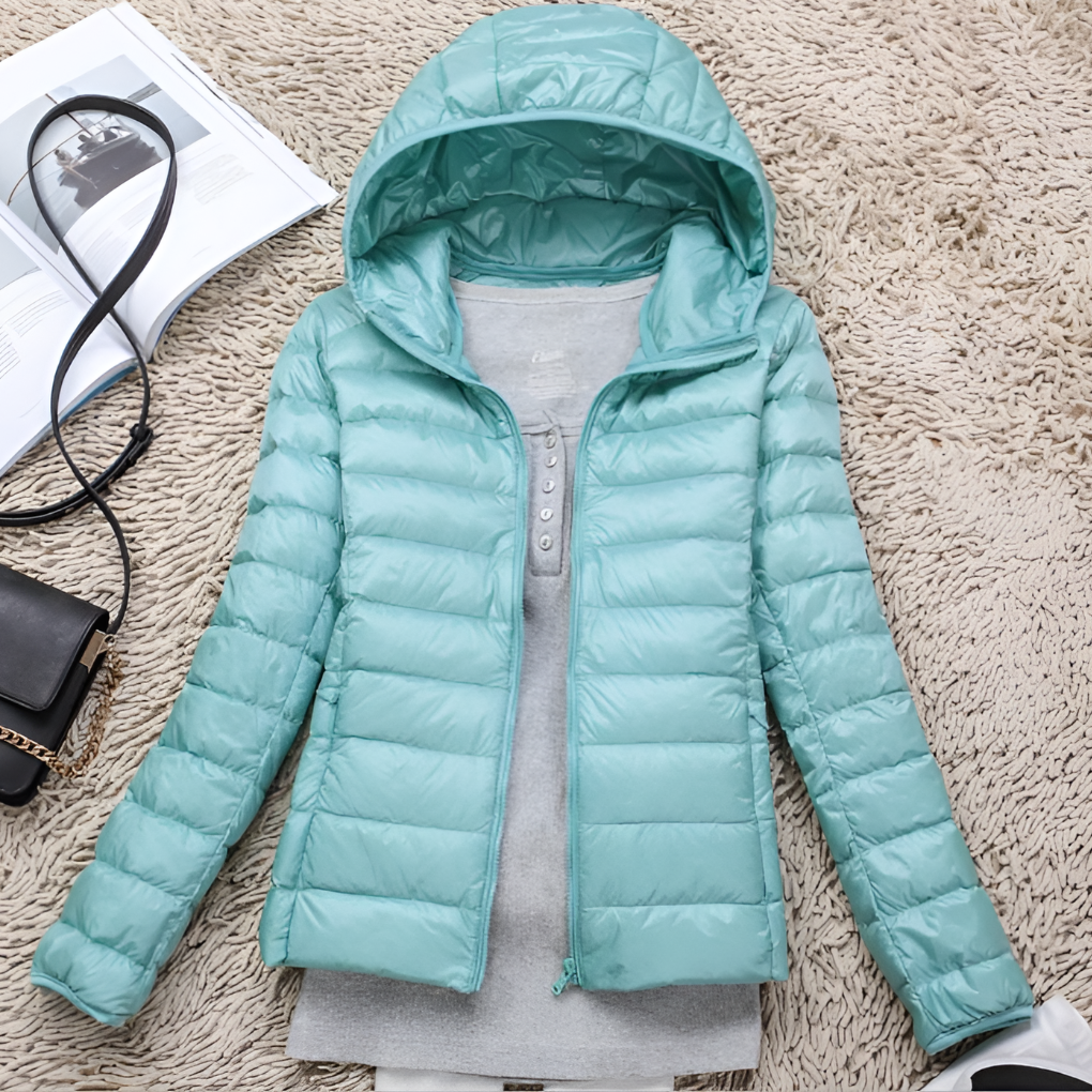 Damenjacke schwarz figurbetont mit Kapuze und leichtem Design - 3 - Atelier-Zofia