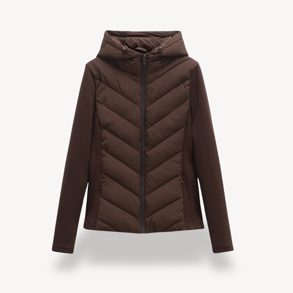 Damenjacke schwarz figurbetont mit Kapuze und Chevron-Design - 1 - Atelier-Zofia