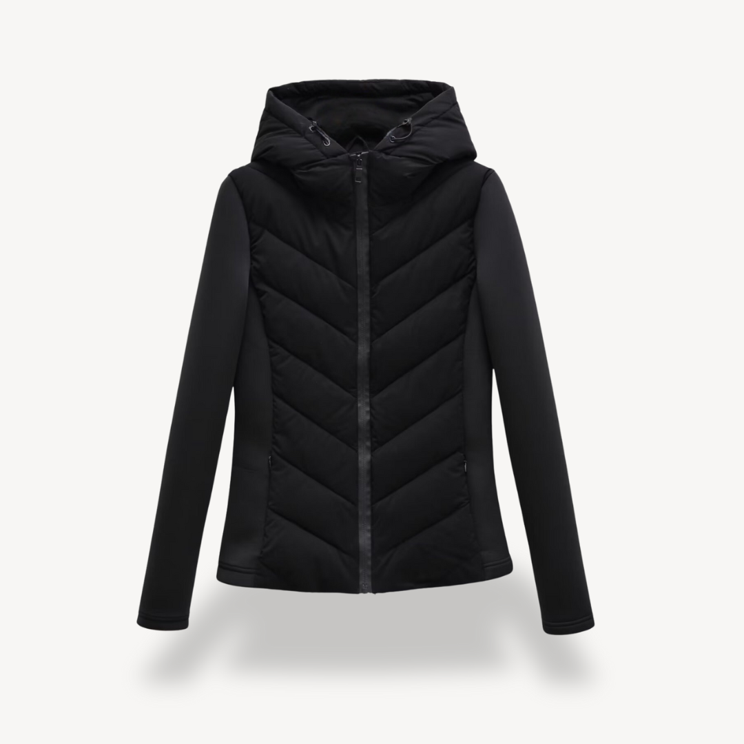 Damenjacke schwarz figurbetont mit Kapuze und Chevron-Design - 3 - Atelier-Zofia