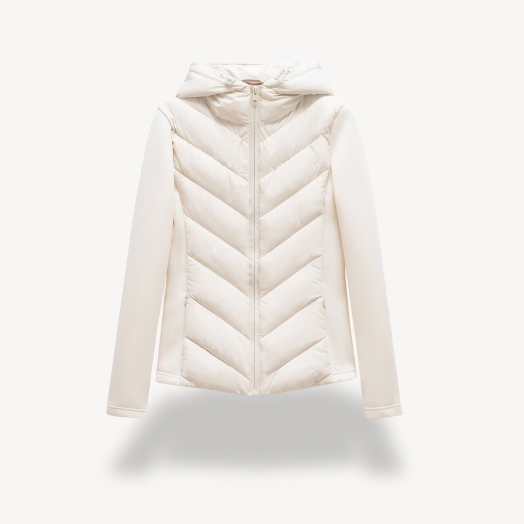 Damenjacke schwarz figurbetont mit Kapuze und Chevron-Design - 4 - Atelier-Zofia