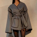 Damenjacke grau tailliert mit Bindegürtel und weiten Ärmeln - 1 - Atelier-Zofia