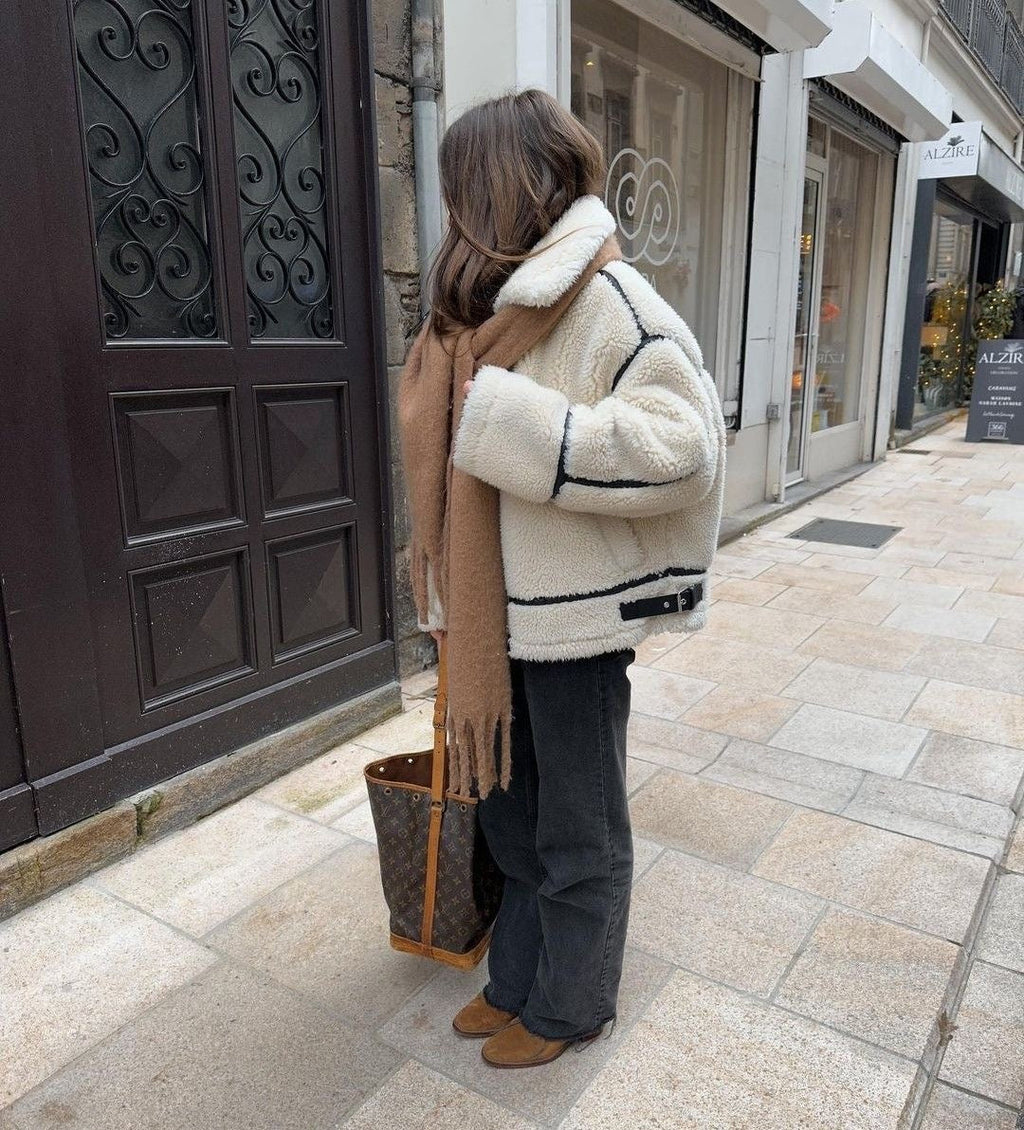Jacke Damen creme oversized mit kontrastierenden Nähten - 2 - Atelier-Zofia