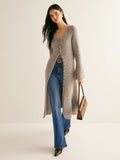 Cardigan Damen grau tailliert mit V-Ausschnitt und Knopfdetails - 1 - Atelier-Zofia