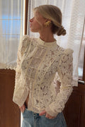 Bluse Damen creme figurbetont mit hohen Kragen und langen Ärmeln - 1 - Atelier-Zofia