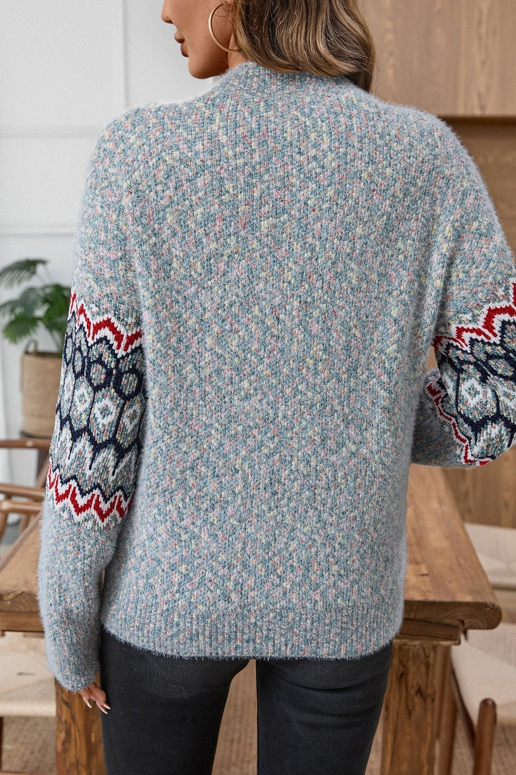 Pullover Damen grau mit farbigem Muster und hohem Kragen - 6 - Atelier-Zofia