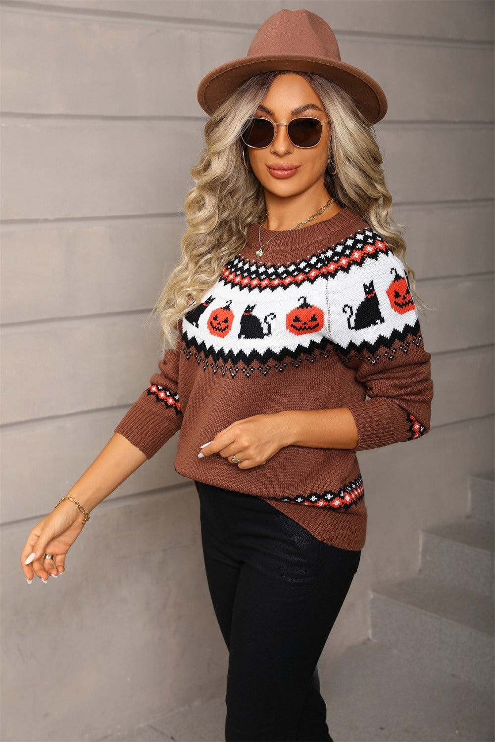 Pullover Damen braun mit Halloween-Motiv und Rundhalsausschnitt - 7 - Atelier-Zofia