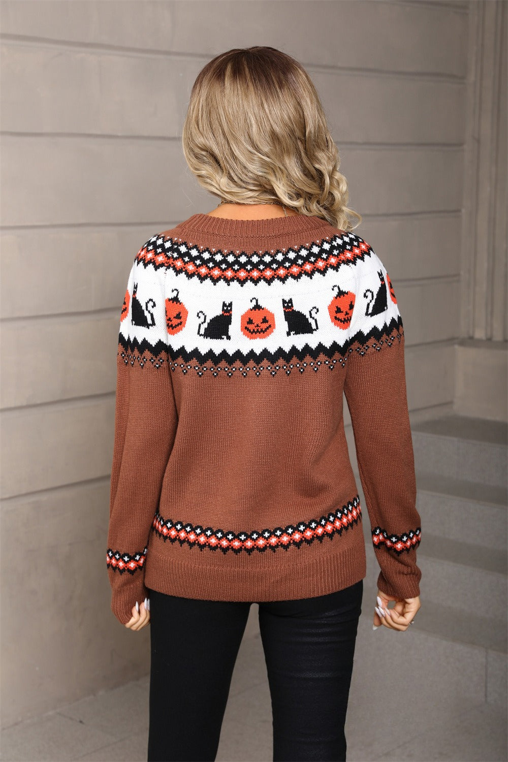 Pullover Damen braun mit Halloween-Motiv und Rundhalsausschnitt - 8 - Atelier-Zofia