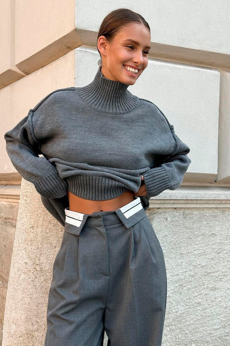 Pullover Damen grau lässig mit Stehkragen und lockerer Passform - 2 - Atelier-Zofia