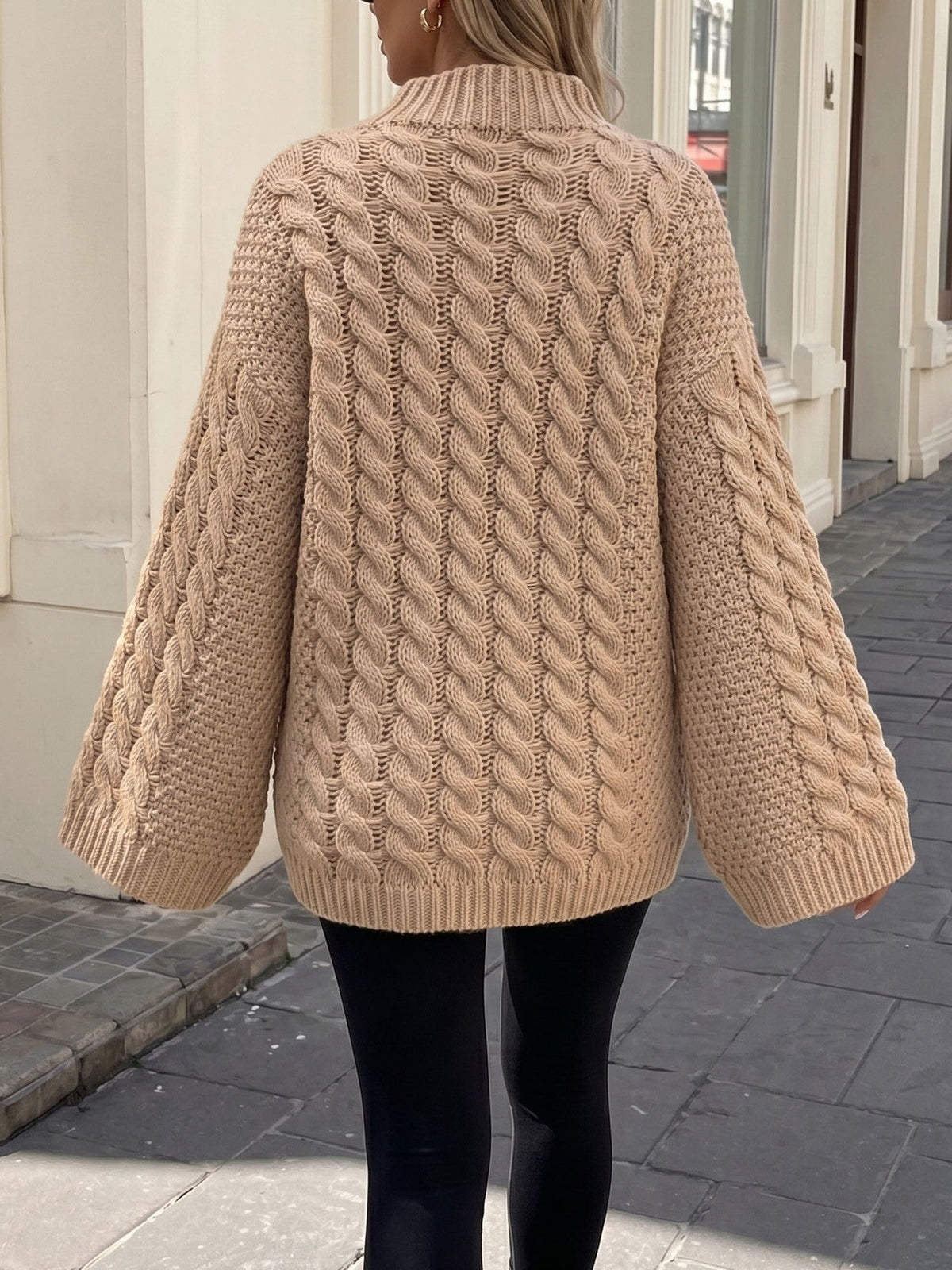 Pullover Damen weiß weit geschnitten mit hohem Kragen - 14 - Atelier-Zofia