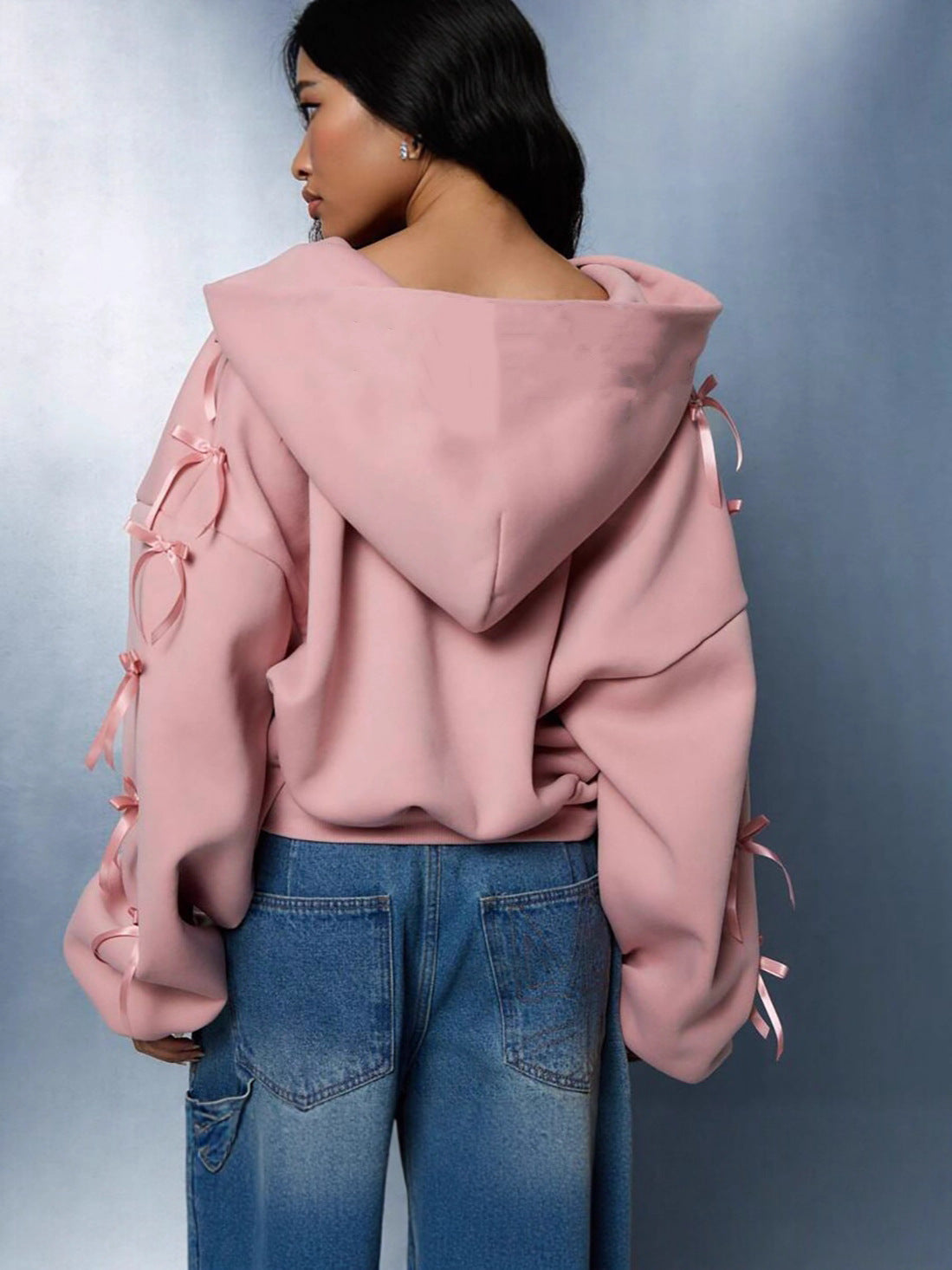 Hoodie Damen rosa mit Kapuze und Rüschenärmeln - 2 - Atelier-Zofia