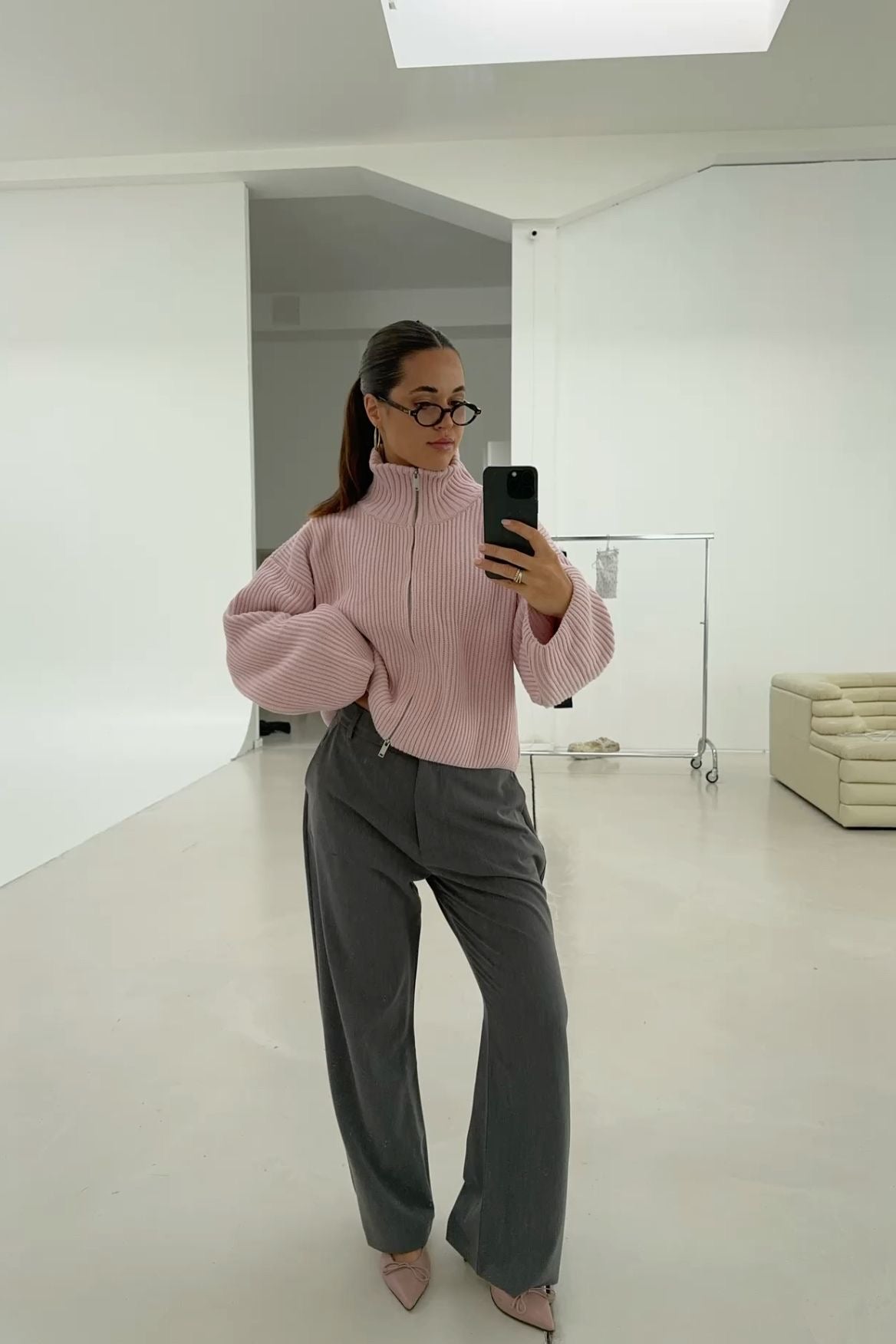 Pullover Damen rosa mit hohem Kragen und Reißverschluss - 7 - Atelier-Zofia