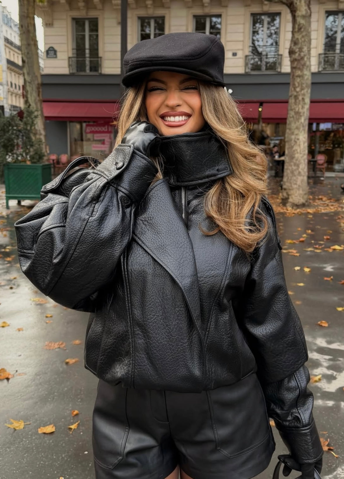 Damenjacke schwarz Oversized mit hohem Kragen und langen Ärmeln - 3 - Atelier-Zofia
