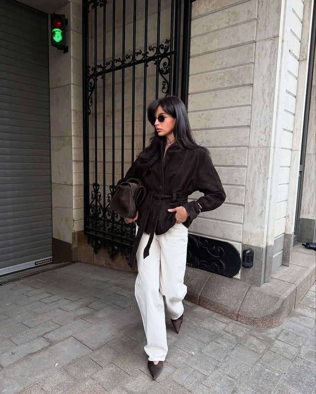 Jacke Damen braun tailliert mit Gürtel - 3 - Atelier-Zofia