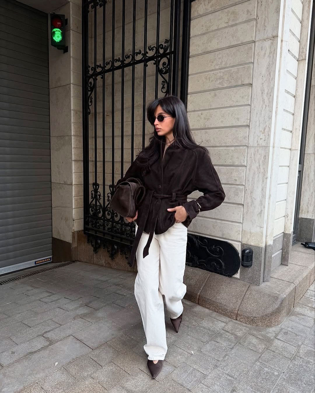 Jacke Damen braun tailliert mit Gürtel - 3 - Atelier-Zofia