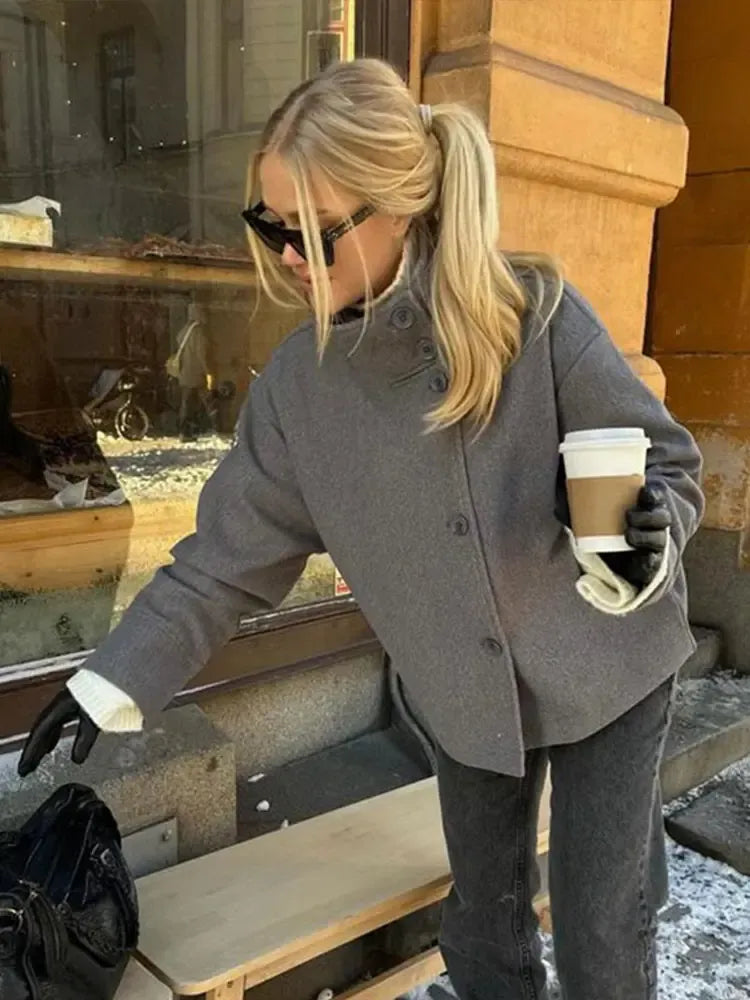 Jacke Damen grau tailliert mit Stehkragen und Knopfverschluss - 1 - Atelier-Zofia
