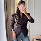 Blazer Damen schwarz tailliert mit tiefem V-Ausschnitt - 2 - Atelier-Zofia