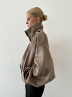 Damen Jacke grau im lässigen Oversized-Schnitt mit hohem Kragen - 5 - Atelier-Zofia