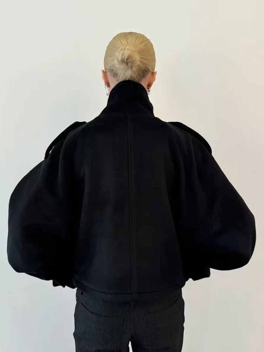 Damen Jacke grau im lässigen Oversized-Schnitt mit hohem Kragen - 9 - Atelier-Zofia