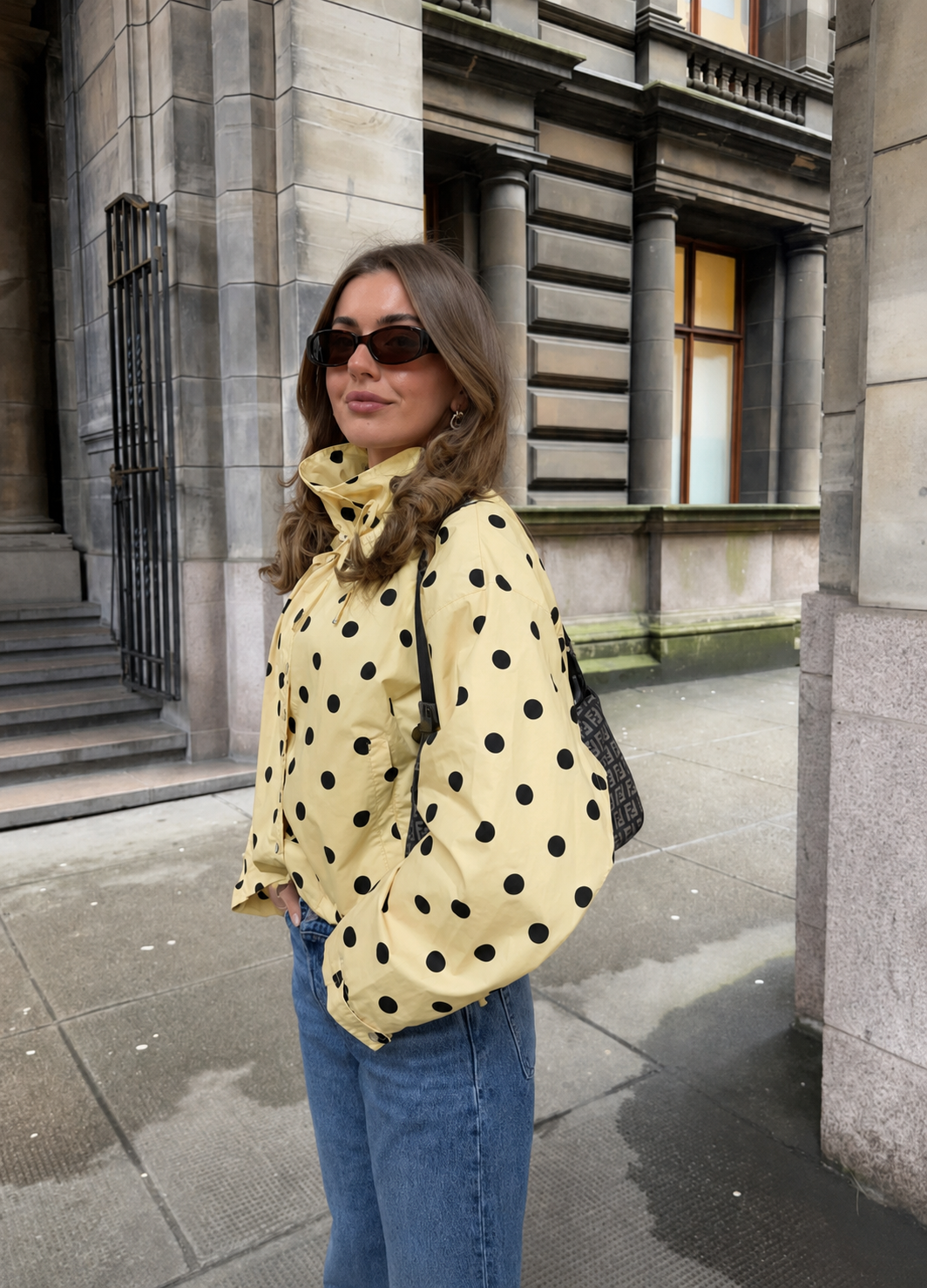 Bluse Damen gelb tailliert mit Punkten und hohem Kragen - 2 - Atelier-Zofia