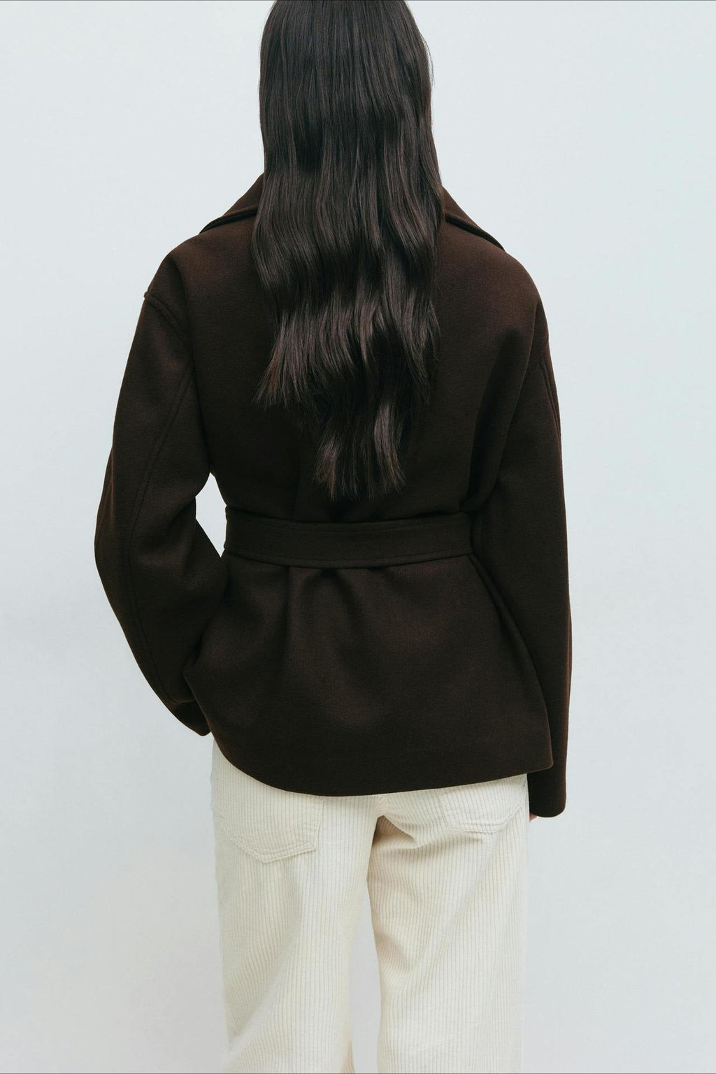 Jacke Damen creme tailliert mit hohem Kragen und Gürtel - 7 - Atelier-Zofia