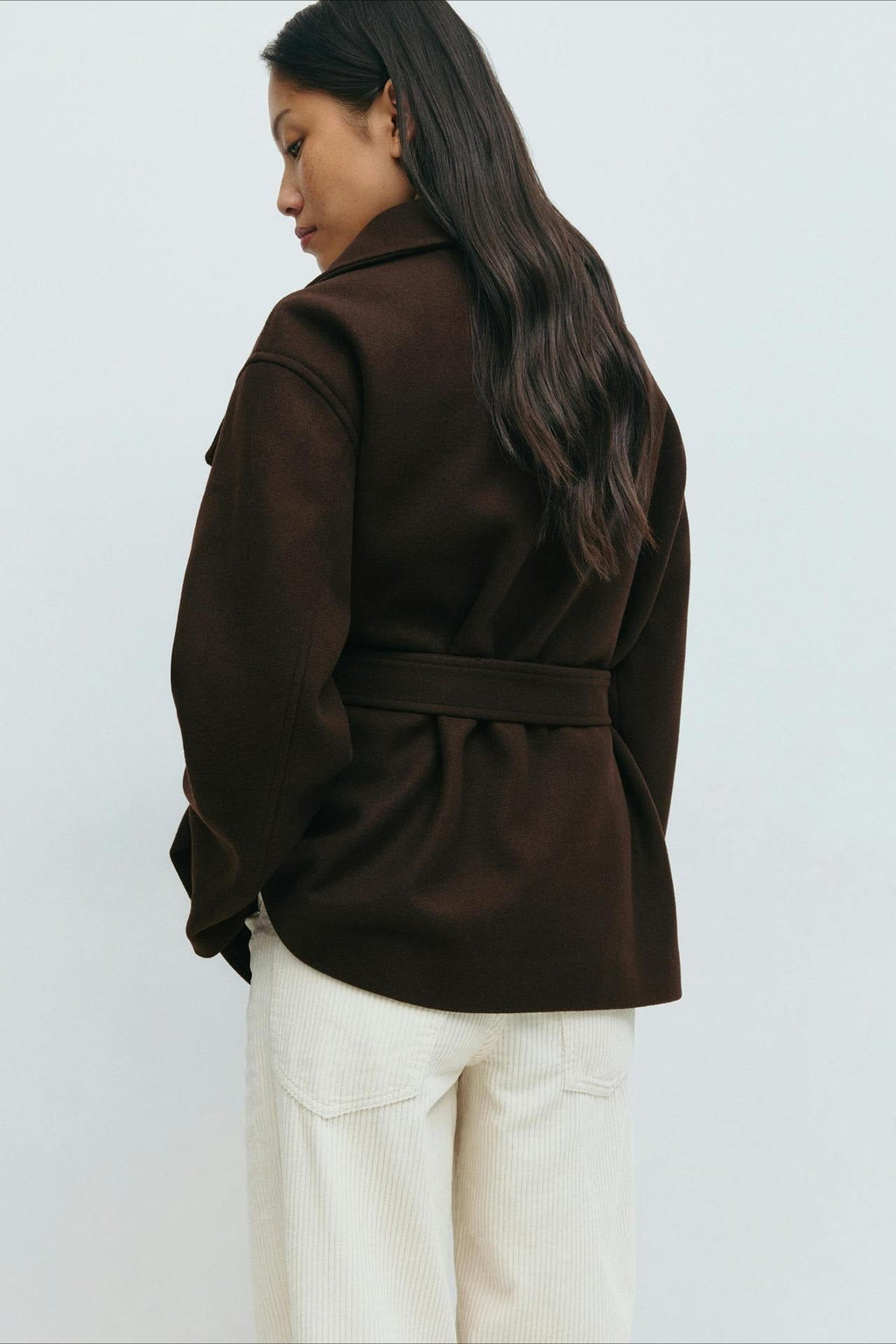 Jacke Damen creme tailliert mit hohem Kragen und Gürtel - 8 - Atelier-Zofia