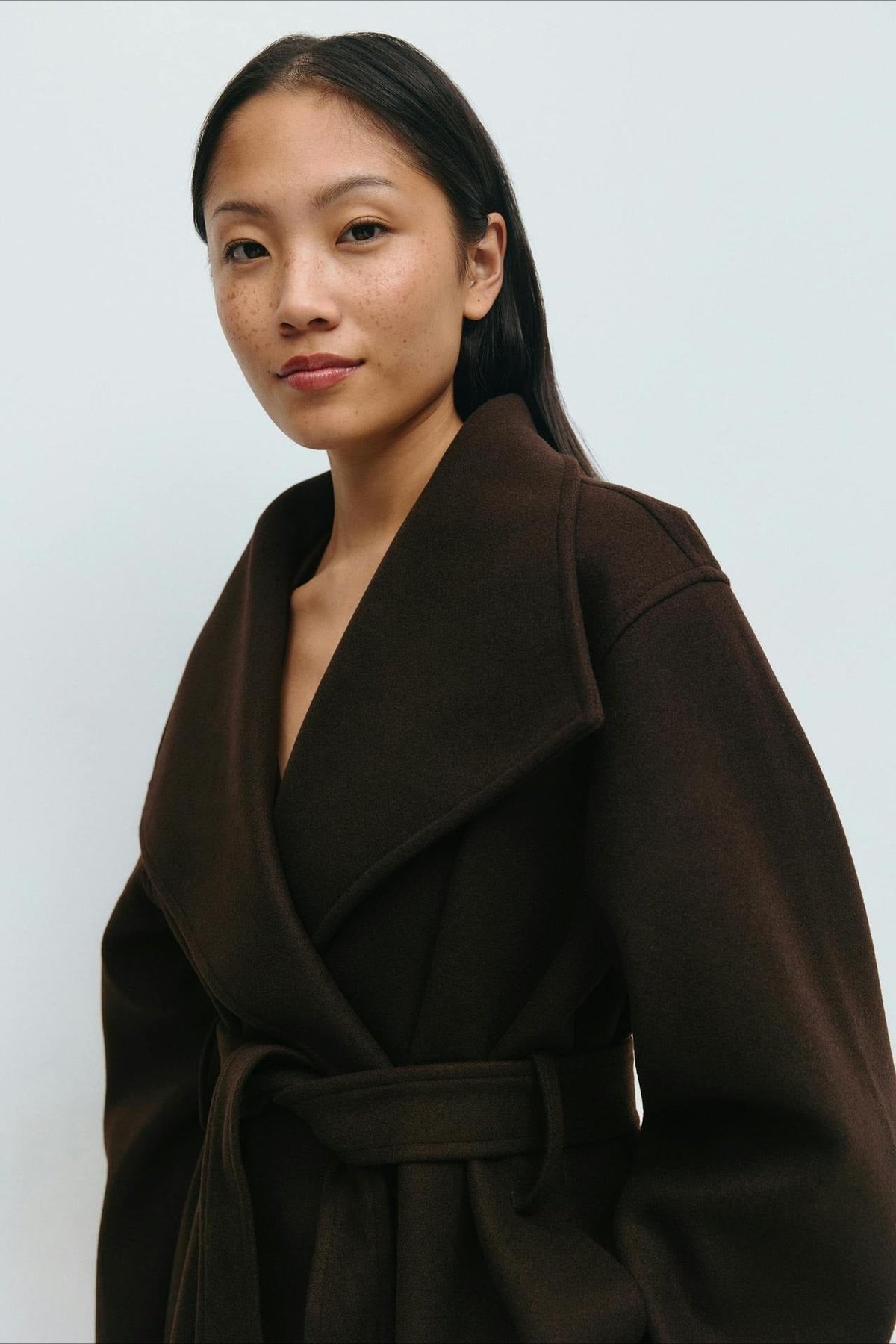 Jacke Damen creme tailliert mit hohem Kragen und Gürtel - 9 - Atelier-Zofia