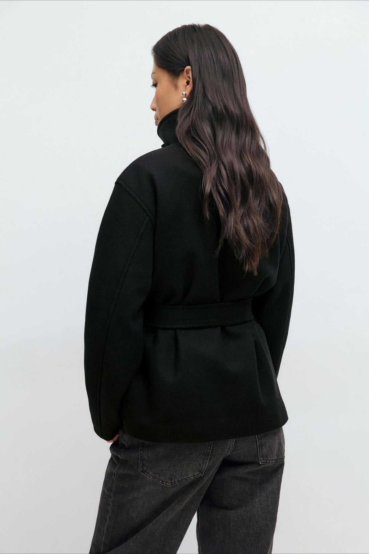 Jacke Damen creme tailliert mit hohem Kragen und Gürtel - 12 - Atelier-Zofia