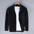 Strickjacke Herren schwarz figurbetont mit Stehkragen - 1 - Atelier-Zofia