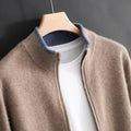 Cardigan Damen beige tailliert mit Reißverschluss und Stehkragen - 1 - Atelier-Zofia