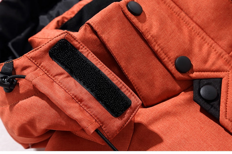 Jacke Herren orange tailliert mit Kapuze und praktischen Taschen - 12 - Atelier-Zofia