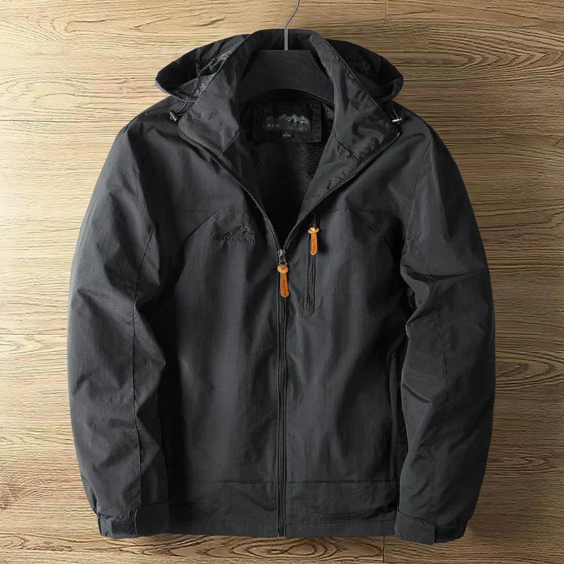 Jacke Herren schwarz tailliert mit Kapuze und praktischen Taschen - 9 - Atelier-Zofia