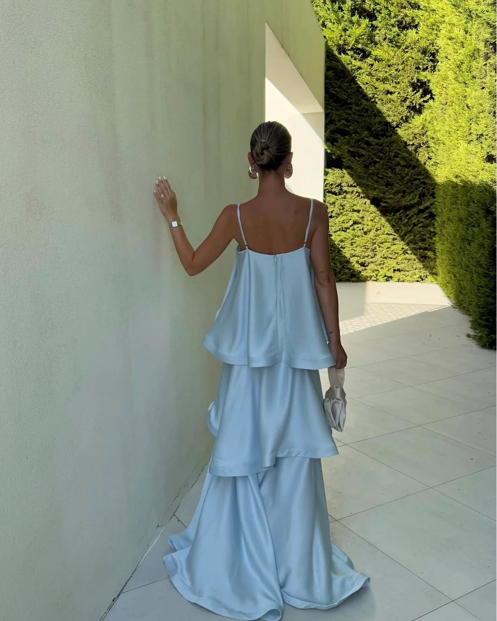 Maxikleid Damen hellblau mit fließendem Schnitt und Spaghettiträgern - 5 - Atelier-Zofia