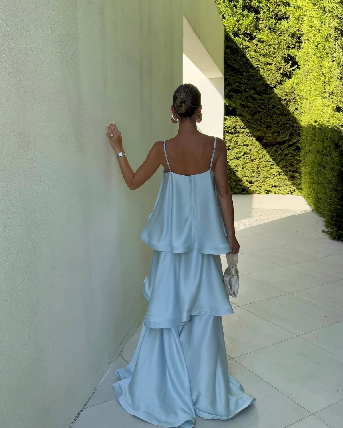 Maxikleid Damen hellblau mit fließendem Schnitt und Spaghettiträgern - 5 - Atelier-Zofia
