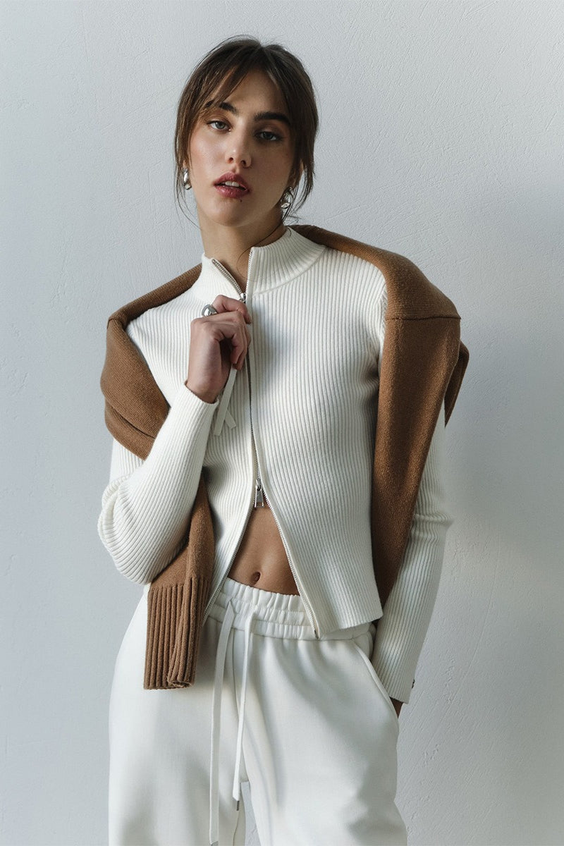 Cardigan Damen schwarz tailliert mit Stehkragen und Reißverschluss - 5 - Atelier-Zofia